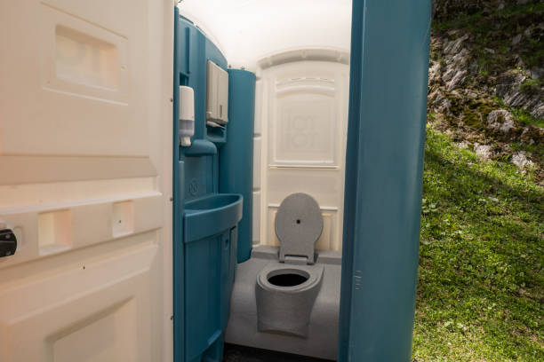 Best Affordable portable toilet rental  in Bellview, FL